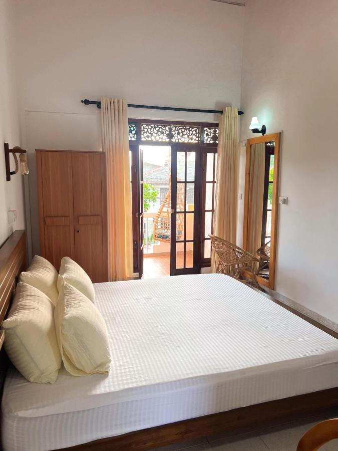 Hummus Hostel ヒッカドゥワ エクステリア 写真