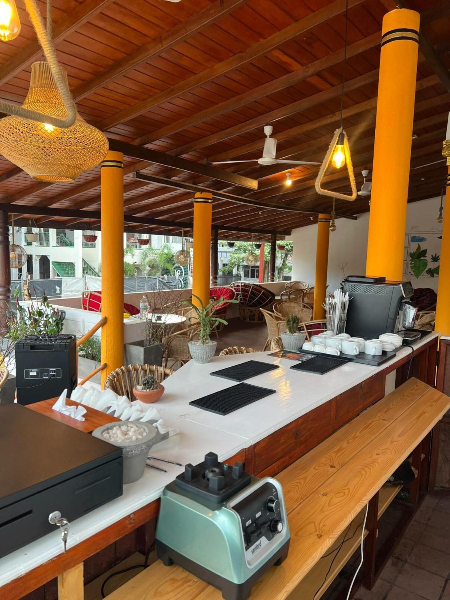 Hummus Hostel ヒッカドゥワ エクステリア 写真