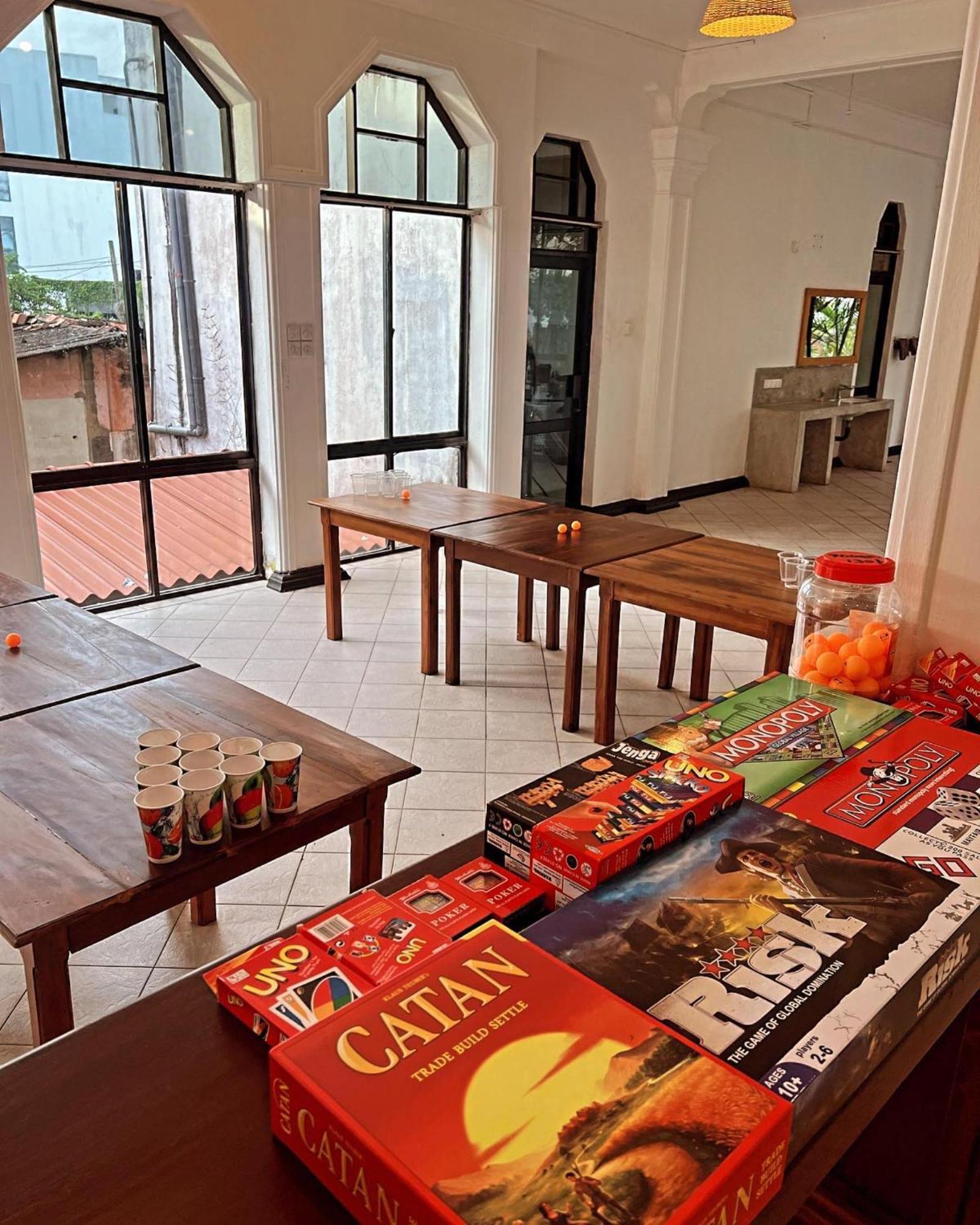 Hummus Hostel ヒッカドゥワ エクステリア 写真