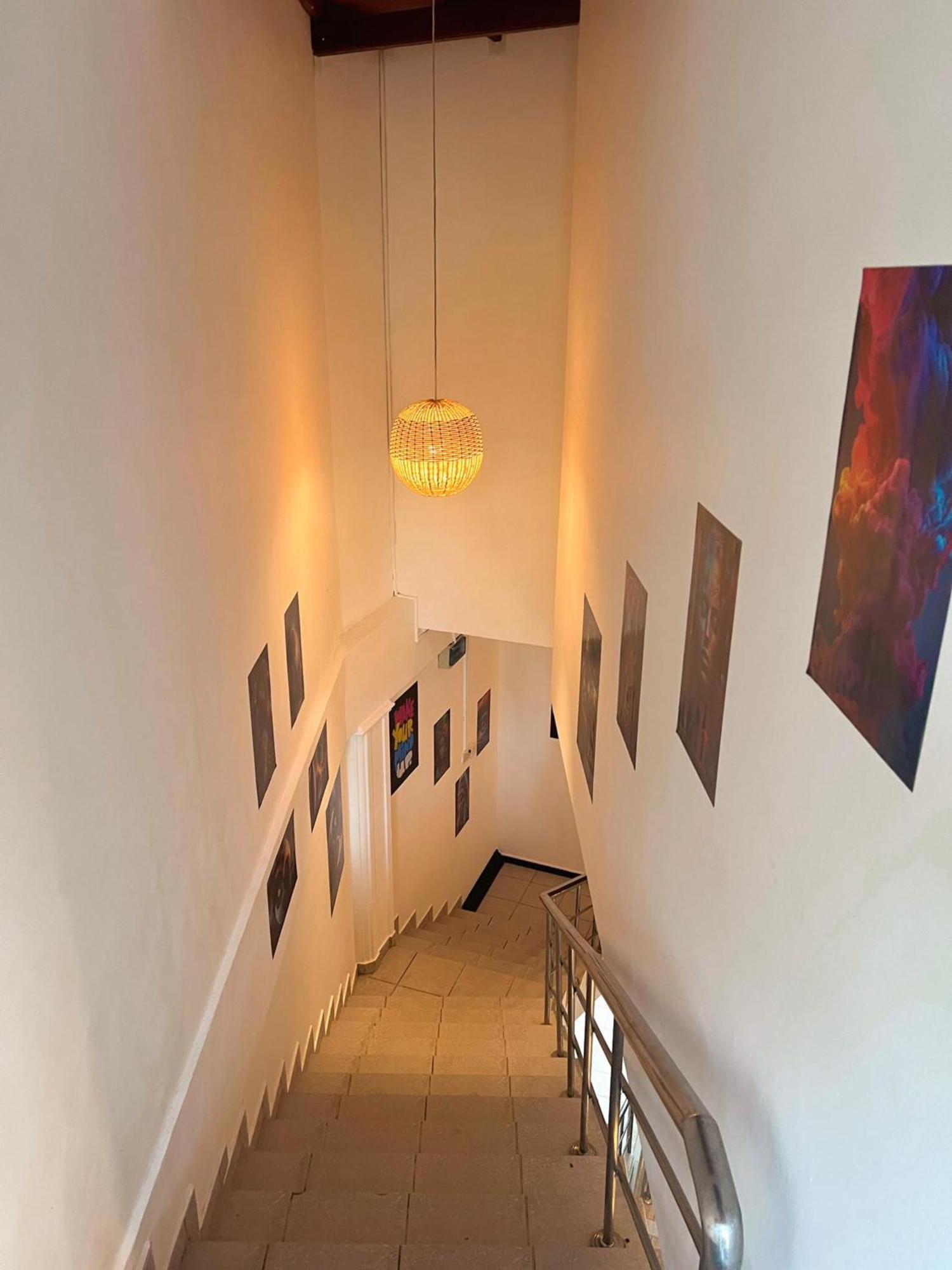 Hummus Hostel ヒッカドゥワ エクステリア 写真