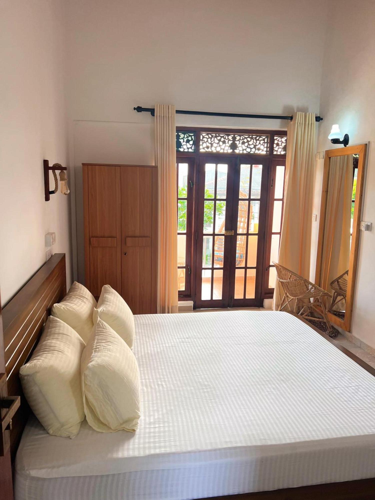 Hummus Hostel ヒッカドゥワ エクステリア 写真