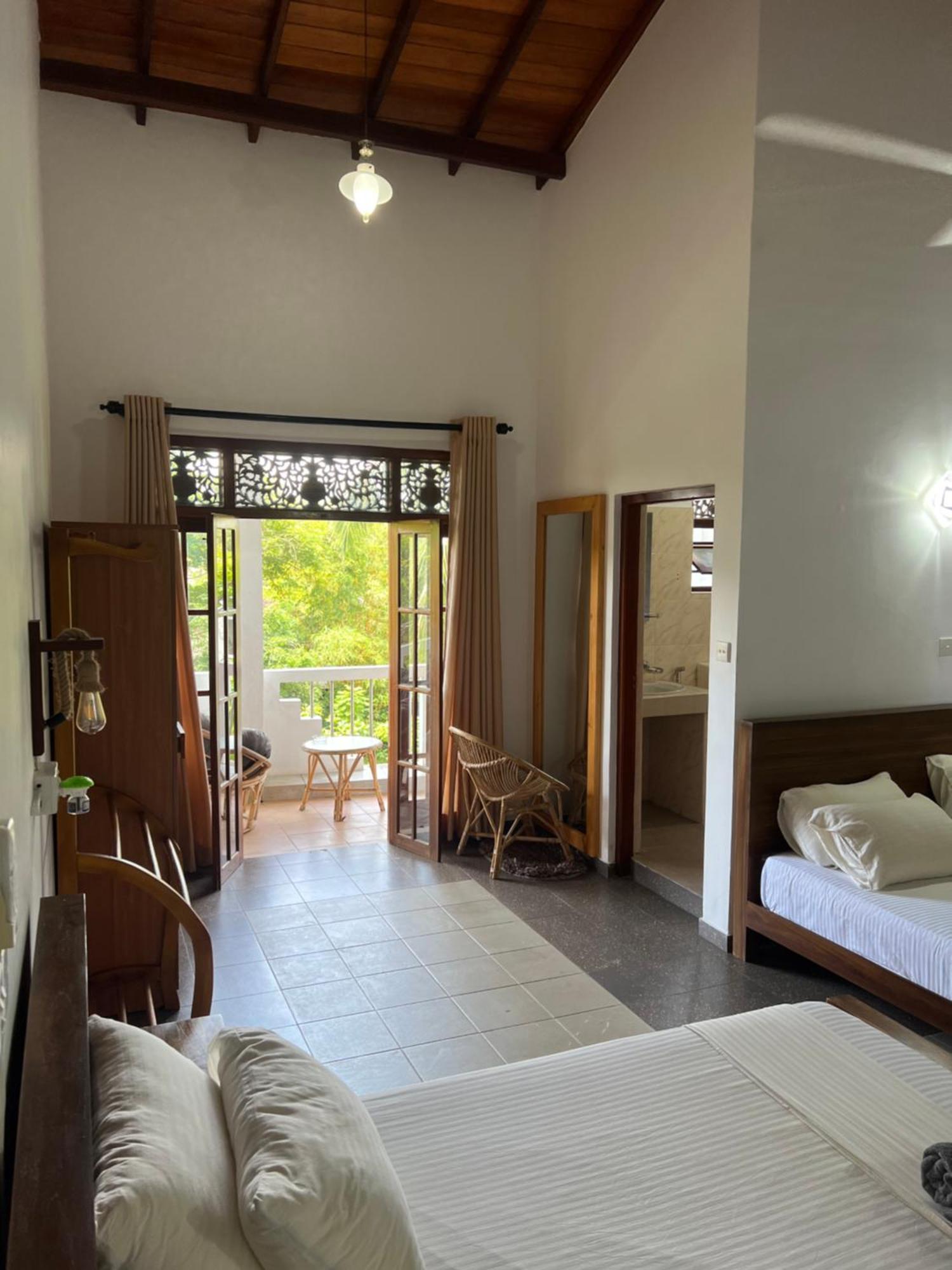 Hummus Hostel ヒッカドゥワ エクステリア 写真